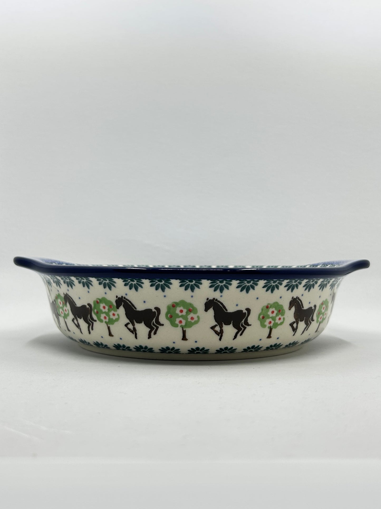 Baker ~ Round w/ Handles ~ 8 inch ~ 2256X - T4!
