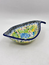 Load image into Gallery viewer, Leaf Bowl  ~ 6&quot; L - U5048 - U6!
