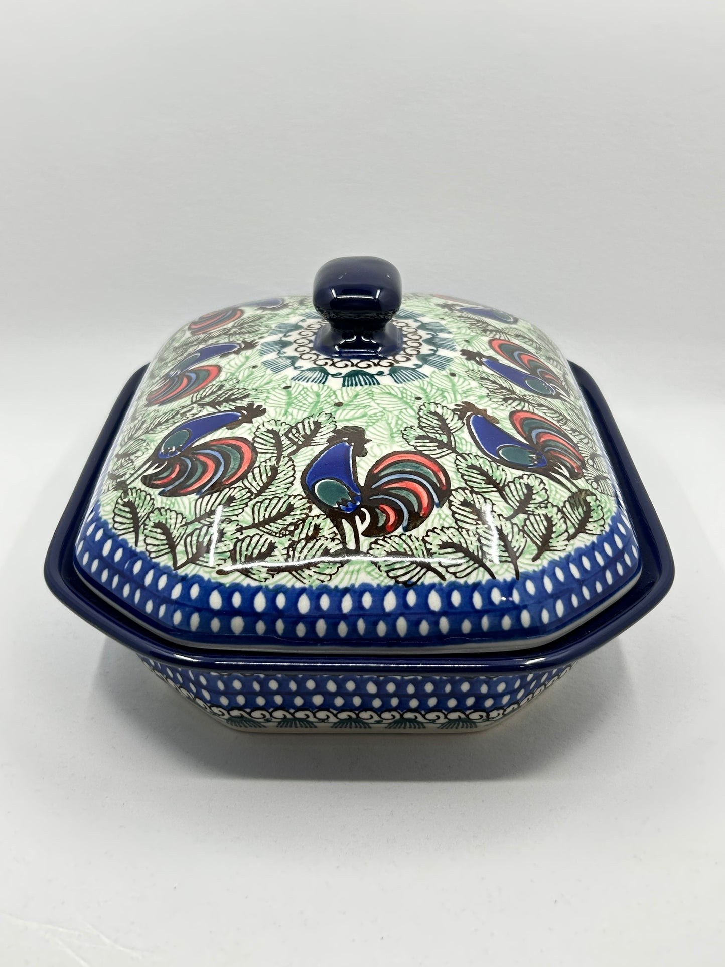 Baker ~ Covered Casserole ~ 8"W x 10.25"L ~ U2664 ~ U3!