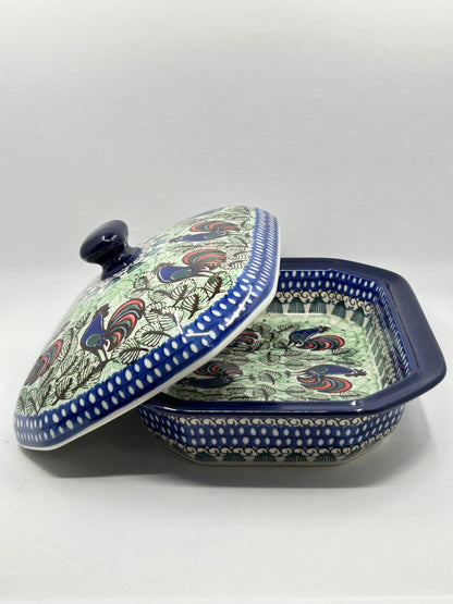Baker ~ Covered Casserole ~ 8"W x 10.25"L ~ U2664 ~ U3!