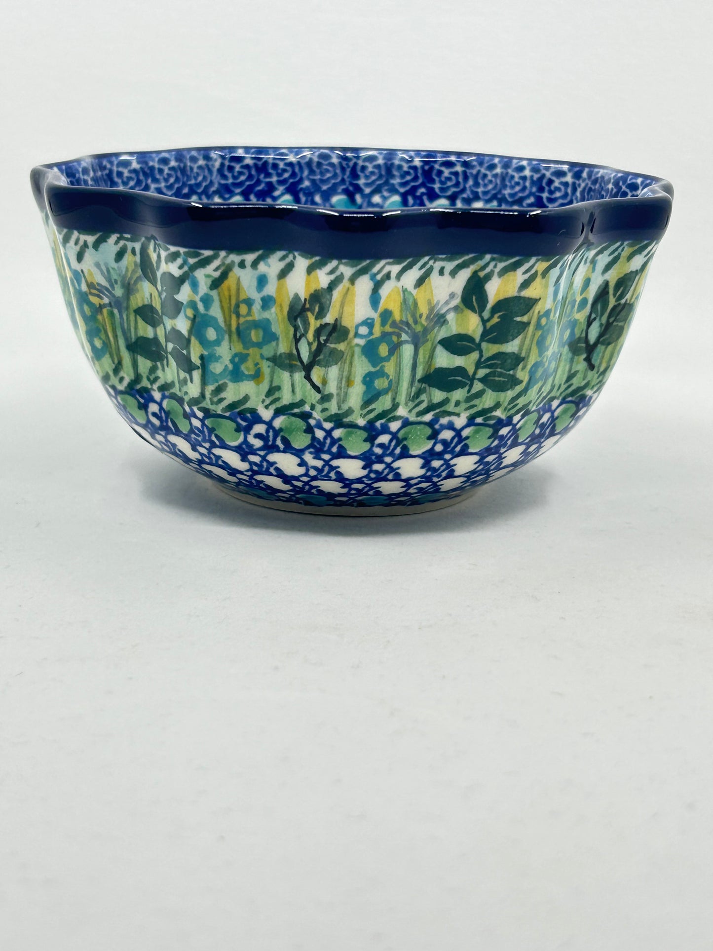 Bowl ~ Wavy Edge ~ 5 inch ~ U5077~ U4!