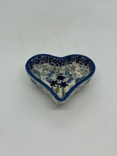 Load image into Gallery viewer, Heart Saucer - KK04