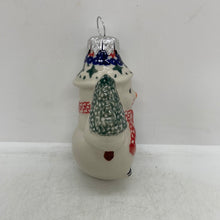 Load image into Gallery viewer, Andy Snowman Ornament - D21