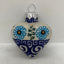 Load image into Gallery viewer, Heart Ornament - D38