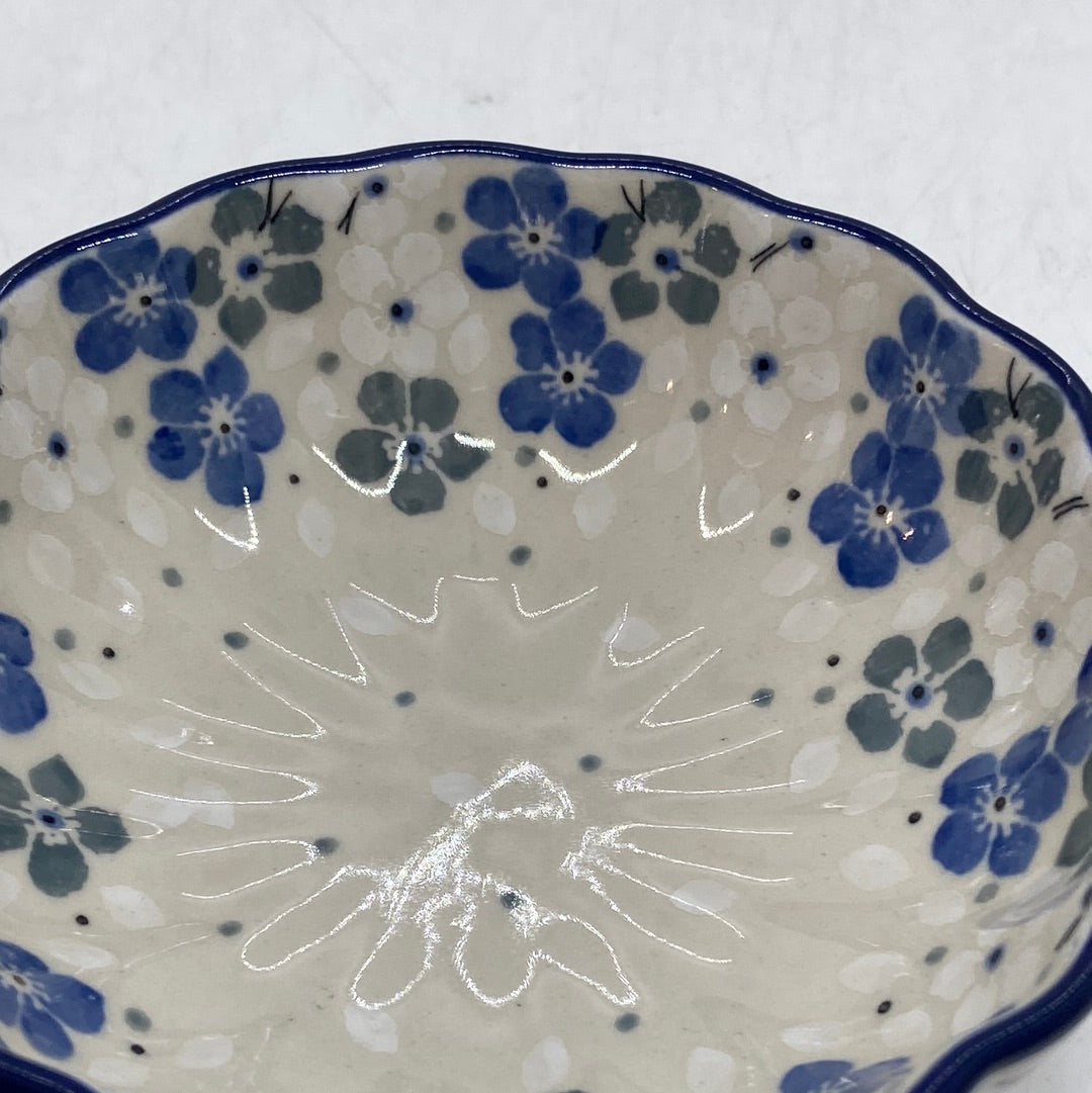 Bowl ~ Scalloped ~ 4.5 inch ~ 2381X - T4!