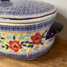 Load image into Gallery viewer, Large Oval Covered Baker ~ WK78