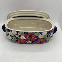 Load image into Gallery viewer, Oval Covered Baker ~ IM02