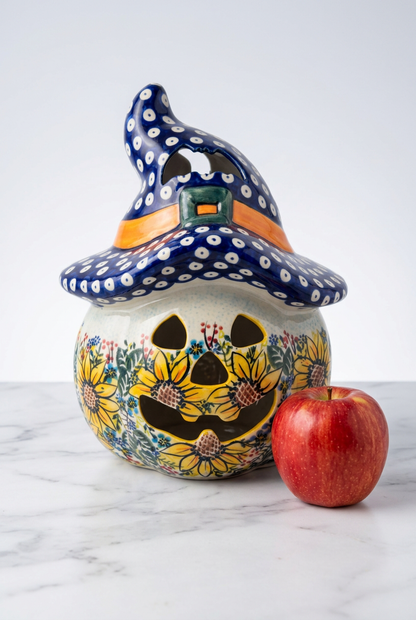Pumpkin with Hat A-544 — Scale Reference with Apple