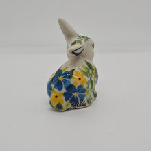 Load image into Gallery viewer, Mini Bunny  -  no carrot - U595