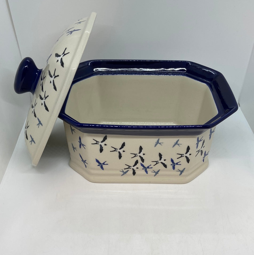 Covered Container ~ 4"H x 7"W x 9" L ~ U4832 - U2