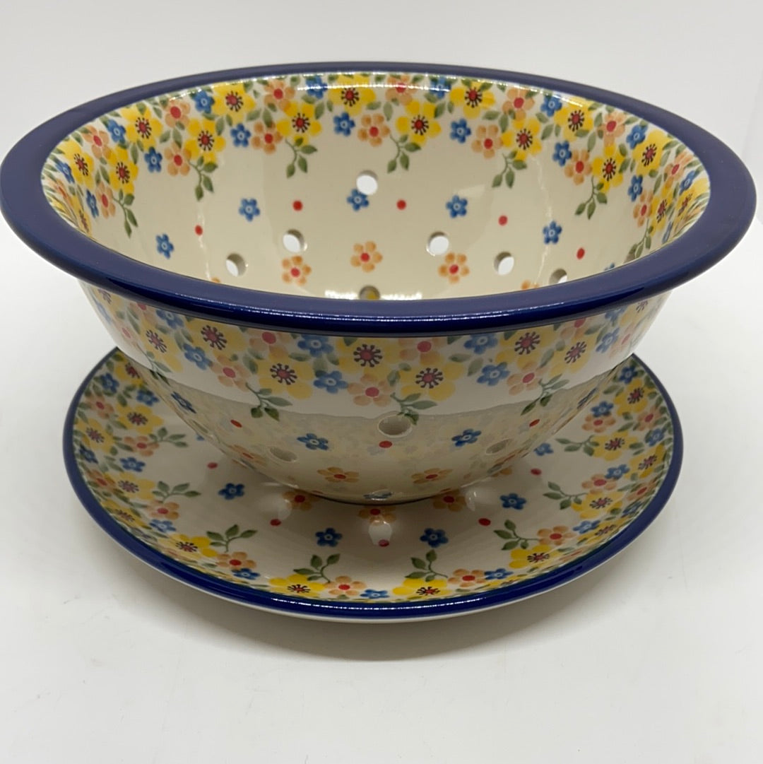 Berry Bowl w/ Saucer ~ 8W ~ 2225X ~ T3!