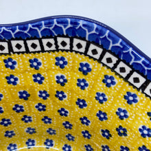 Load image into Gallery viewer, Bowl ~ Wavy Edge ~ Medium ~ 10 inch ~  859X ~ T3*