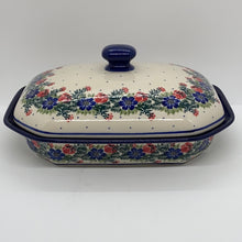 Load image into Gallery viewer, Baker ~ Covered Casserole ~ 8&quot;W x 10.25&quot;L ~ 1535X ~ T3!