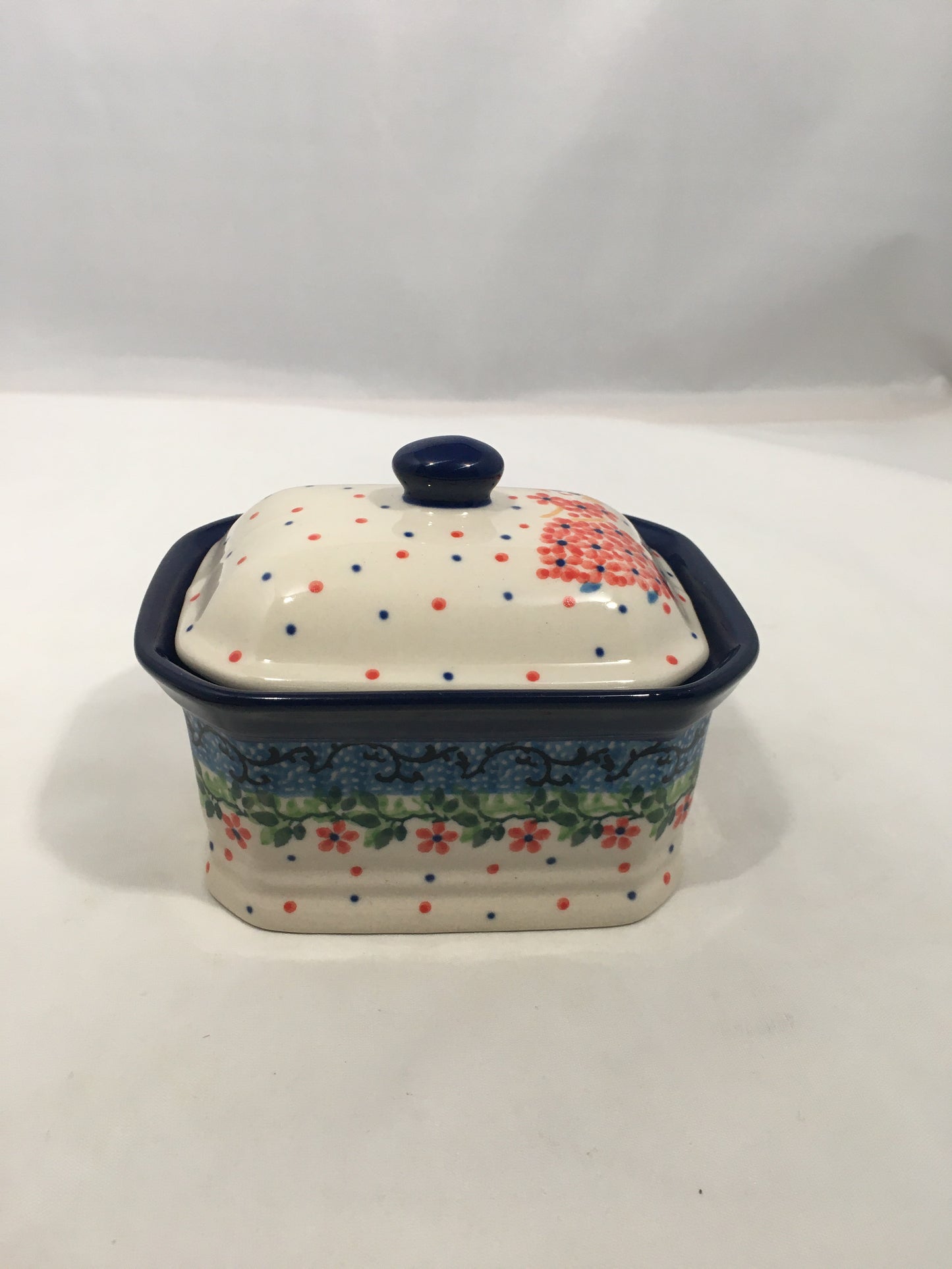 Covered Container ~ 3.25H x 3.5W x 4.5L ~ 2293X ~ T4!