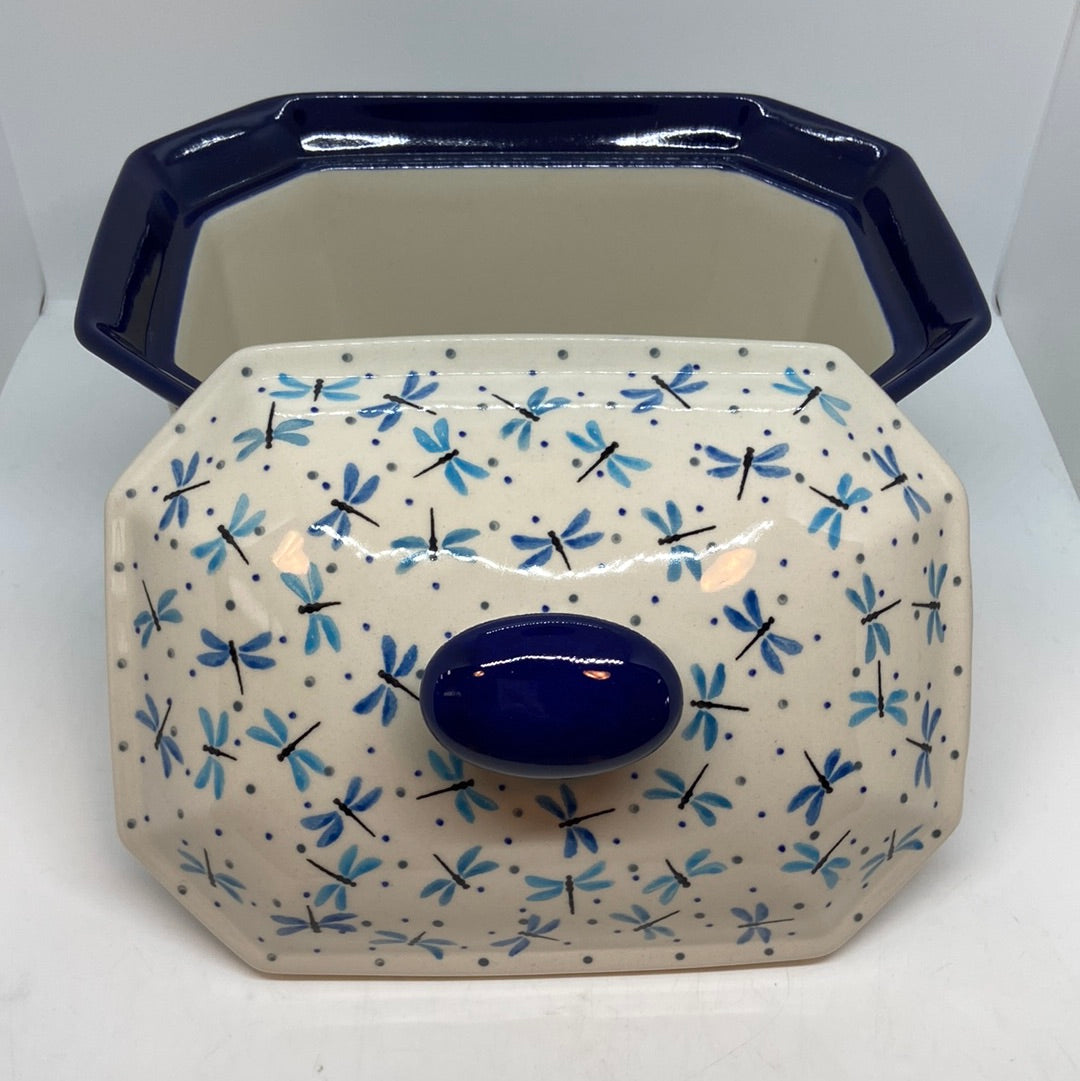 Covered Container ~ 4"H x 7"W x 9" L ~ 2536X