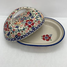 Load image into Gallery viewer, Butter Dish with Handle  - EO34