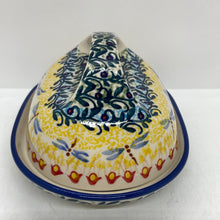 Load image into Gallery viewer, Butter Dish with Handle  - JZ36