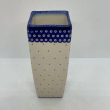 Load image into Gallery viewer, W07 Square Vase U-P1