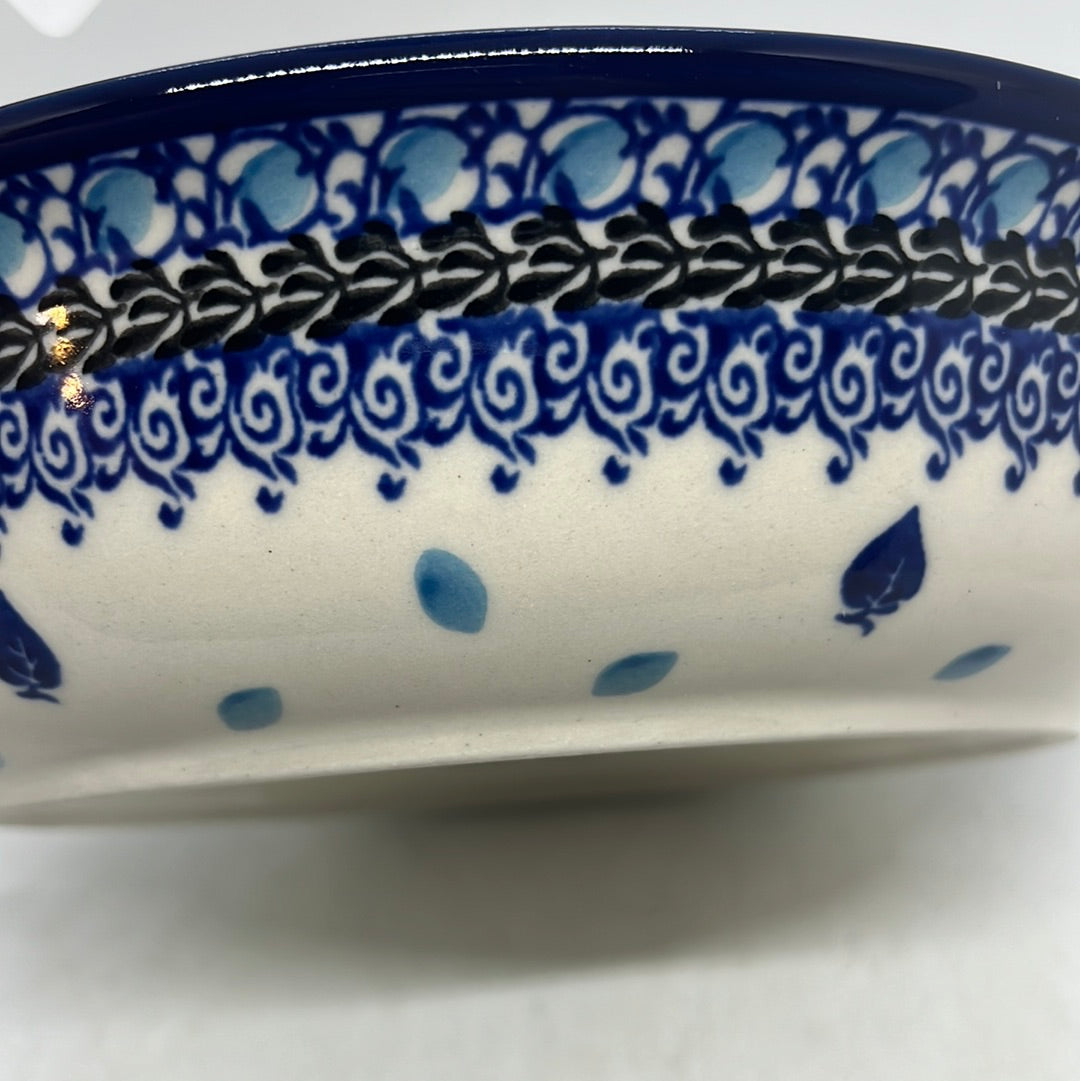 Baker ~ Round w/ Handles ~ 8 inch ~ 2704X - T3!