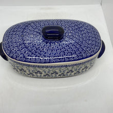 Load image into Gallery viewer, Oval Covered Baker ~ KK04