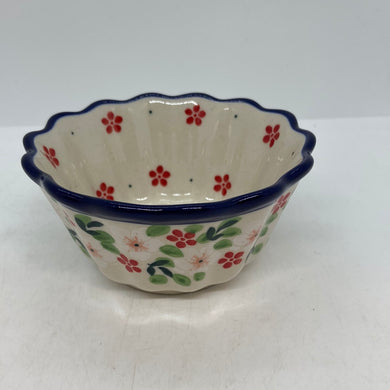 Bowl ~ Fluted ~ 4.25 W ~ 2352X