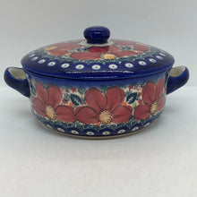 Load image into Gallery viewer, Round Covered Casserole Baker - A-S5