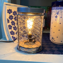 Load image into Gallery viewer, Vintage Bulb Illumination Warmer - Chicken Wire