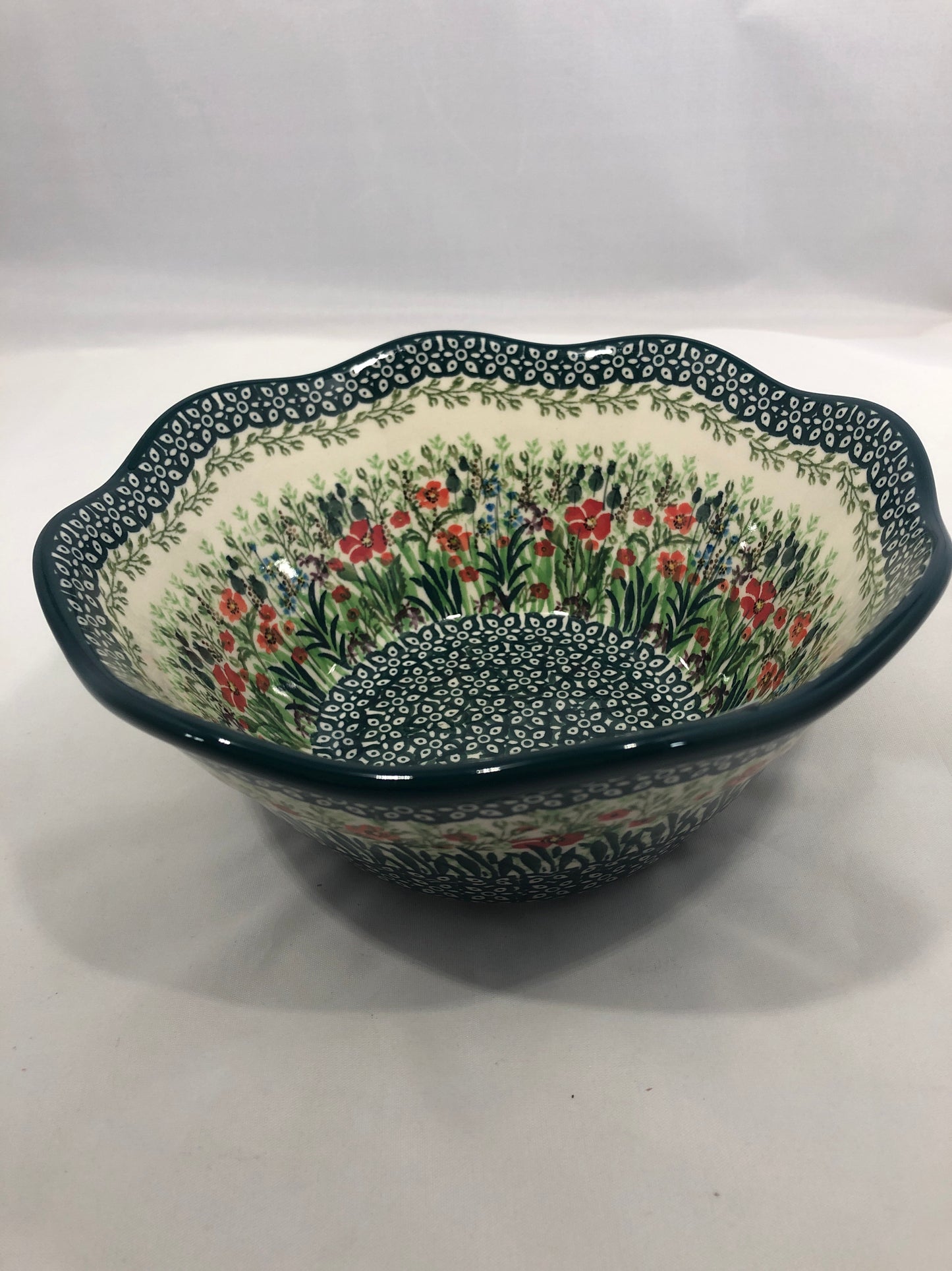Bowl ~ Wavy Edge ~ Small ~ 8 inch ~ U4335 ~ U4*