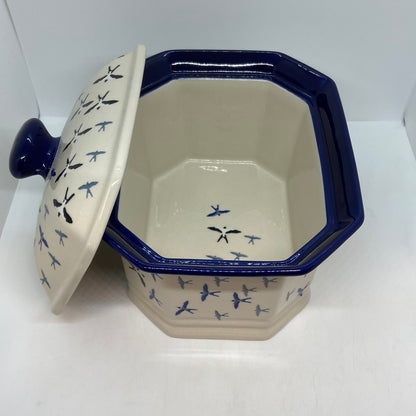 Covered Container ~ 4"H x 7"W x 9" L ~ U4832 - U2